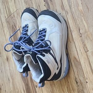 Womens Trailventure WP sand/lilac TOPO athletic